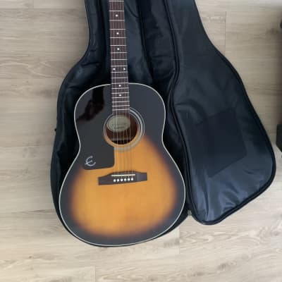 Epiphone Masterbilt EF-500R Fingerstyle Acoustic Guitar