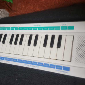 Vintage Yamaha PSS-20 Portasound Small Keyboard 1980's Retro