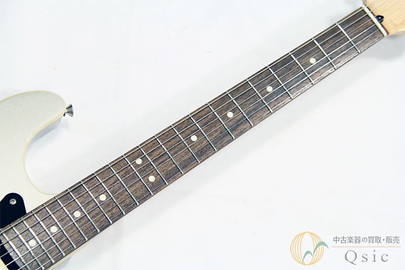 Fender Made in Japan Modern Stratocaster HSS Inca silver