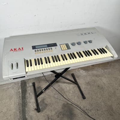Akai S1000KB Digital Stereo Sampling Keyboard