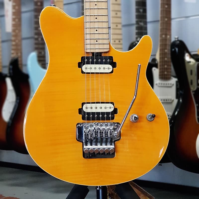 OLP ギター　MUSICMAN  axis Music Man Axis vs. OLP MM1: The Revenge - YouTube