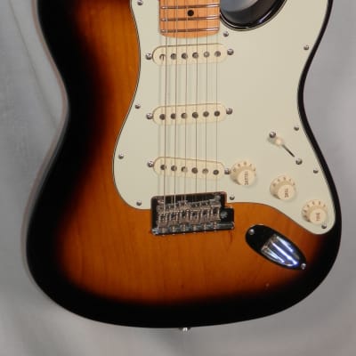 Fender USA Limited Edition Strat-Tele Hybrid MN 2TSB with case used 2017 image 9