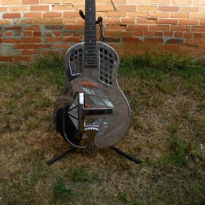 Recording King RM-991-R Tricone Roundneck Resonator Nickel-Plated Bell Brass