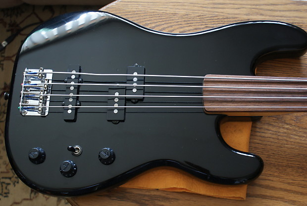 Fender jazz bass special fretless hot sale