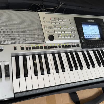 Yamaha PSR 3000