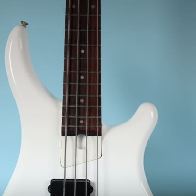 Fernandes FRB Revolver 4 String Electric Bass White Short Scale image 8