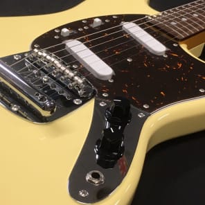 フェンダージャパン Mustang MG69 Yellow White Fender Japan '69 Reissue Mustang MG69-65 Yellow White 2002