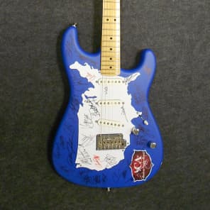 Fender Stratocaster - Signed by Toby Keith, Carrie Underwood, Blake Shelton & 20+ More Country Music Stars image 3