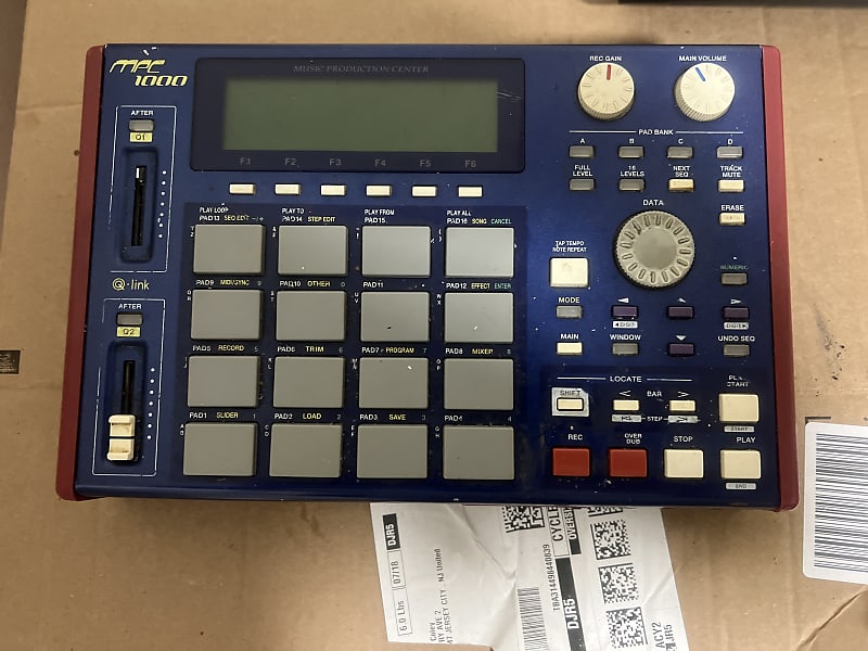 Akai MPC1000 Music Production Center | Reverb