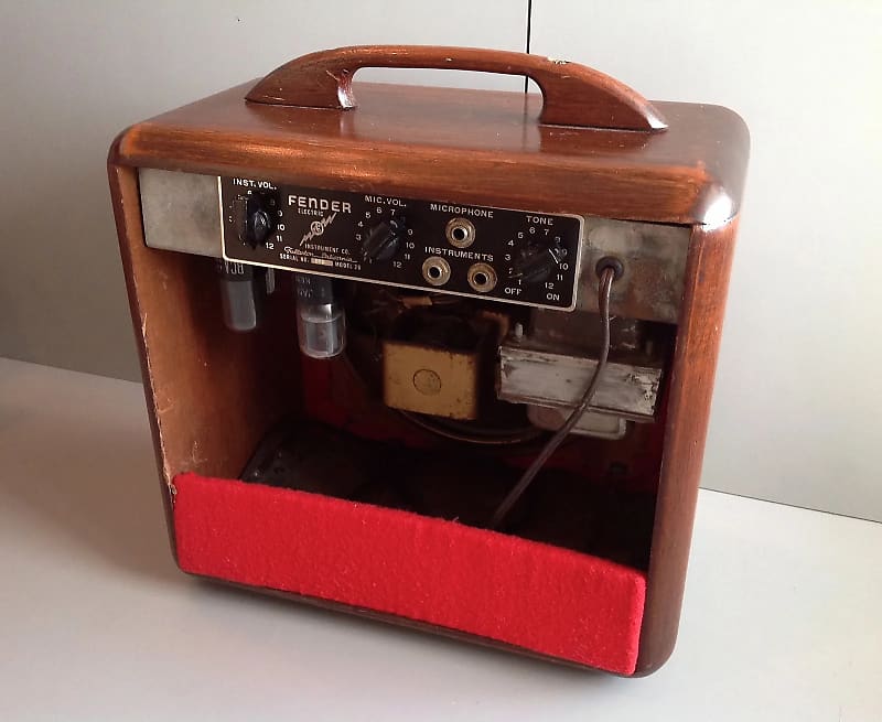 Fender Deluxe Model 26 Woody 10Watt 1x10" Guitar Combo Reverb