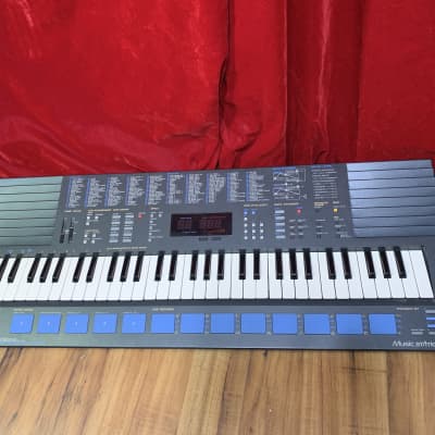 Yamaha  Portasound PSS 680 - 80s Keyboard - black