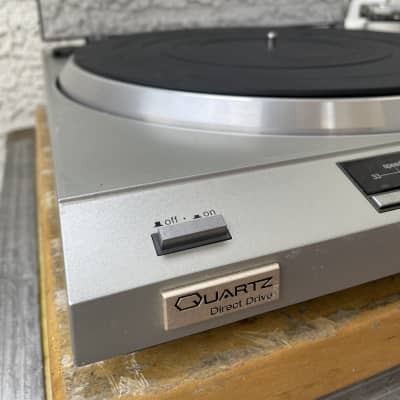 Vintage Technics SL-QX300  Stereo Turntable 1982 image 3