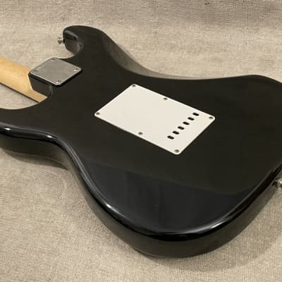 Squier by Fender STG36F BLACK アーム有り Squier by Fender STG36F BLACK アーム有り