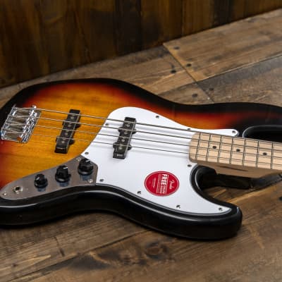 Squier Affinity Series Jazz Bass, Maple Fingerboard, White Pickguard,  3-Color Sunburst image 7