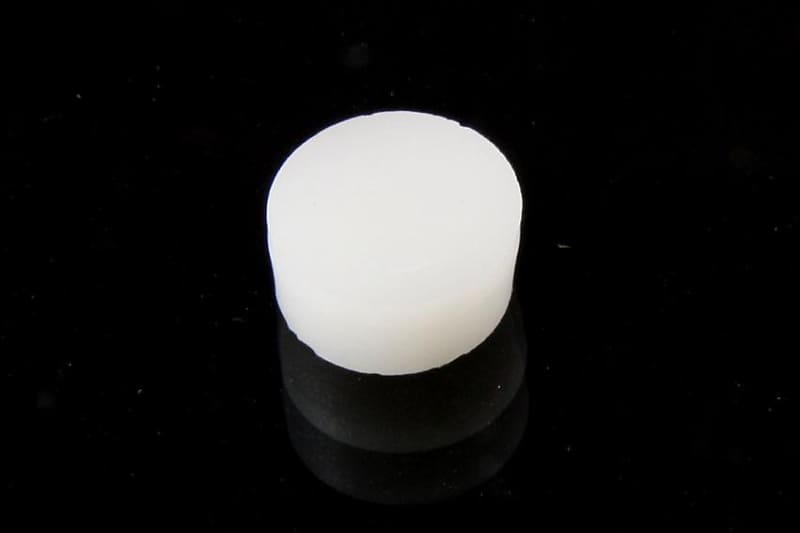 White Inlay Dots 1/4 in. (6.35mm) 12 pcs. image 1