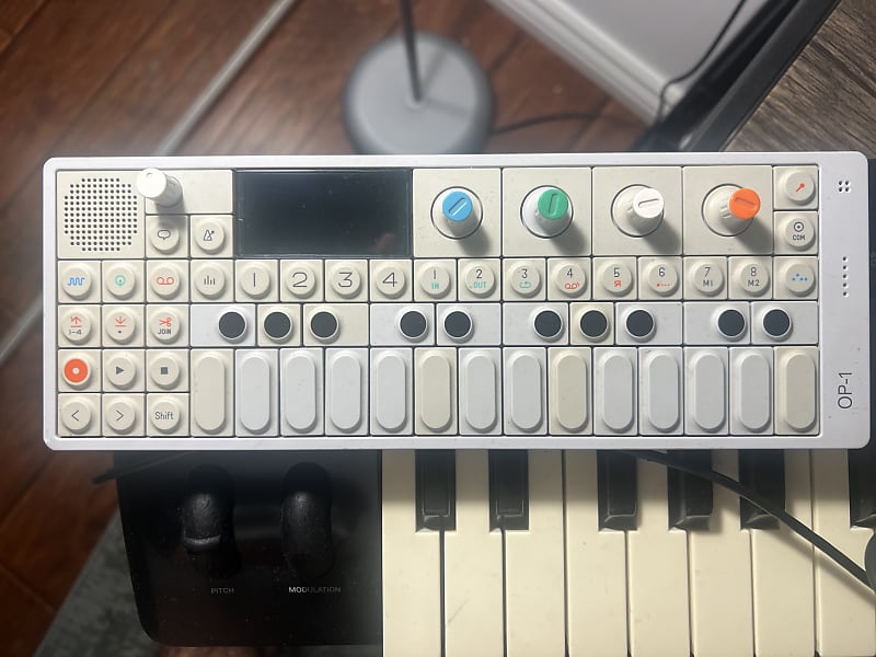 鍵盤楽器 Teenage engineering op-1 OP-1[生産完了] – Media Integration, Inc.