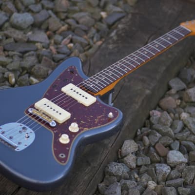 Fender Custom Shop '66 Jazzmaster Journeyman Relic - Charcoal frost Metallic Over Chocolate 3-Tone Sunburst image 11