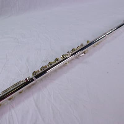 Yamaha Model YFL-362H Intermediate Flute Silver Head Offset G, B Foot MINT CONDITION image 9