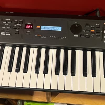 Yamaha MX61- Synthétiseur 61 notes - noir : Nantel Musique