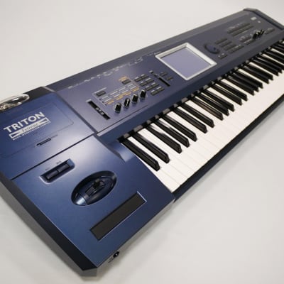 Korg Triton Extreme 61-Key 120-Voice Polyphonic Workstation (2005