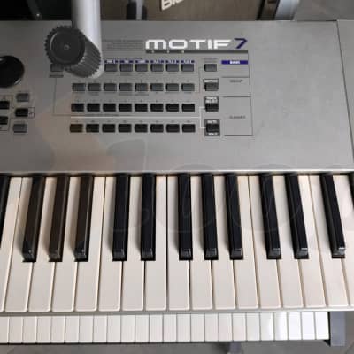 Yamaha MOTIF 7 workstation image 2