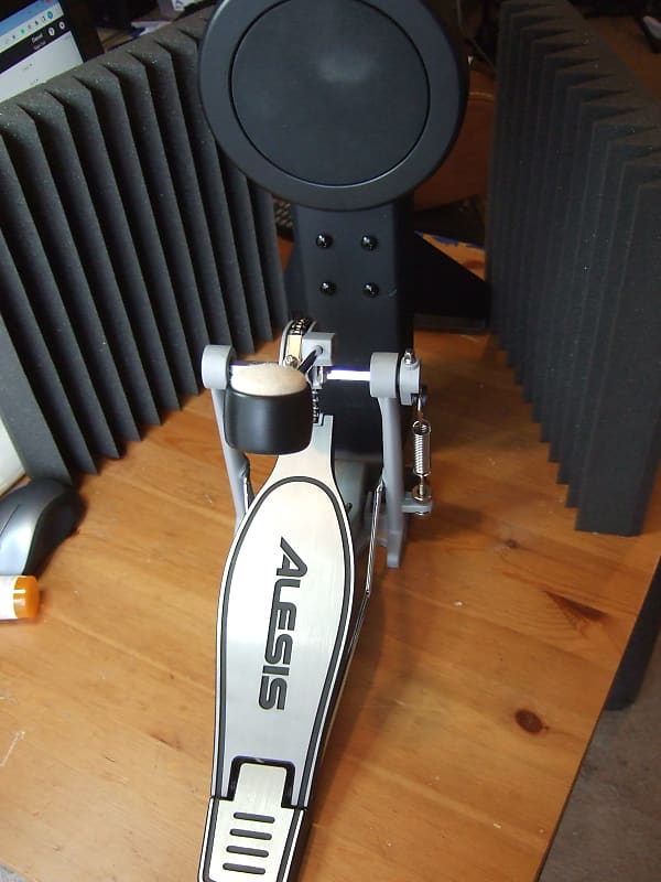 Alesis Bass Drum Pedal AND Trigger / Pad Nitro DM 10 Reverb