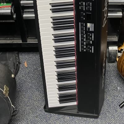 Roland RD-300SX Digital Stage Piano - Includes On Stage Carrying Bag, Footswitch, and Cables!