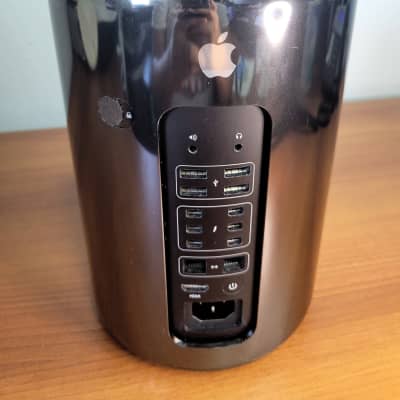 アップル Mac Pro Late 2013 Apple Mac Pro Late 2013 3.5GHz 6-Core with 128GB 1TB SSD