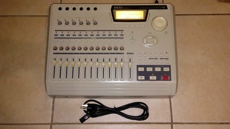 Akai DPS 12 Multitrack Digital Personal Studio