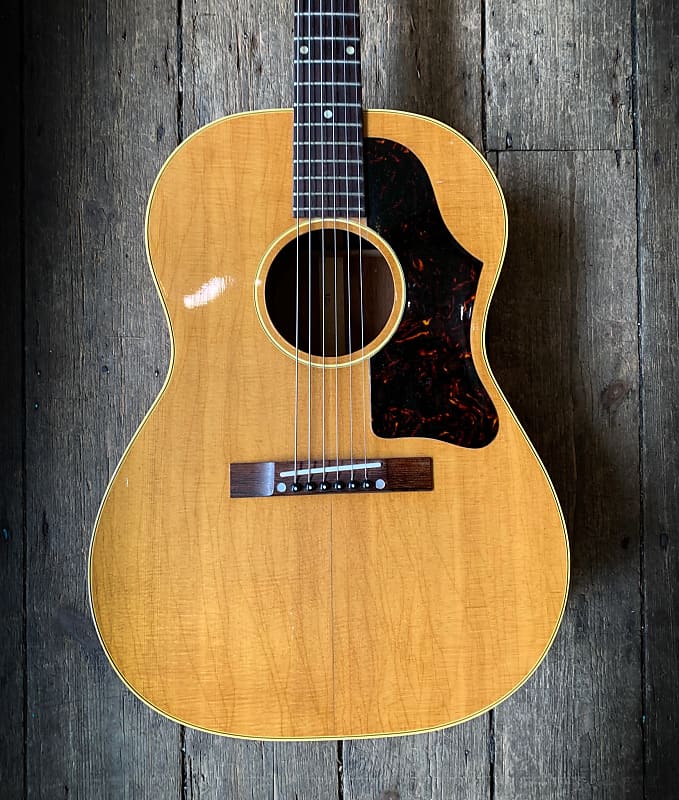 1958 Gibson LG3 Acoustic in Natural finish hard shell case