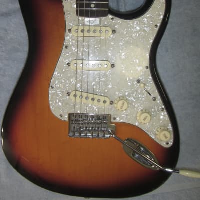 Upgraded Fender Stratocaster 2014 - 3 tone with case image 5