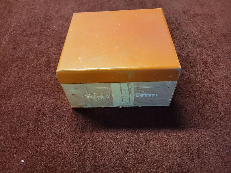 Regal Vintage String Box | Reverb