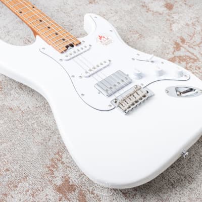 Bacchus Stratocaster HSS BSH-750 RSM White | Reverb