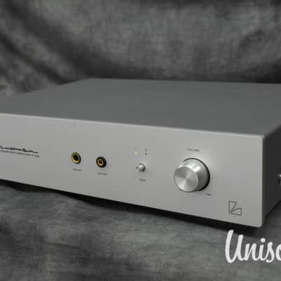 Luxman P-200 High-Fidelity Headphone Amplifier in Excellent