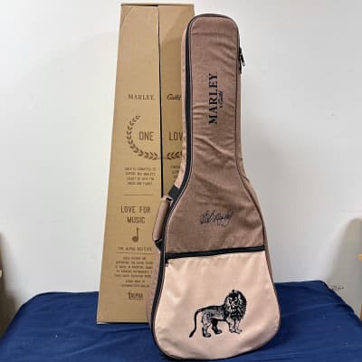 ギター BOB MARLEY guitar case by guild Guild Guitars partners with Bob Marley's estate for new