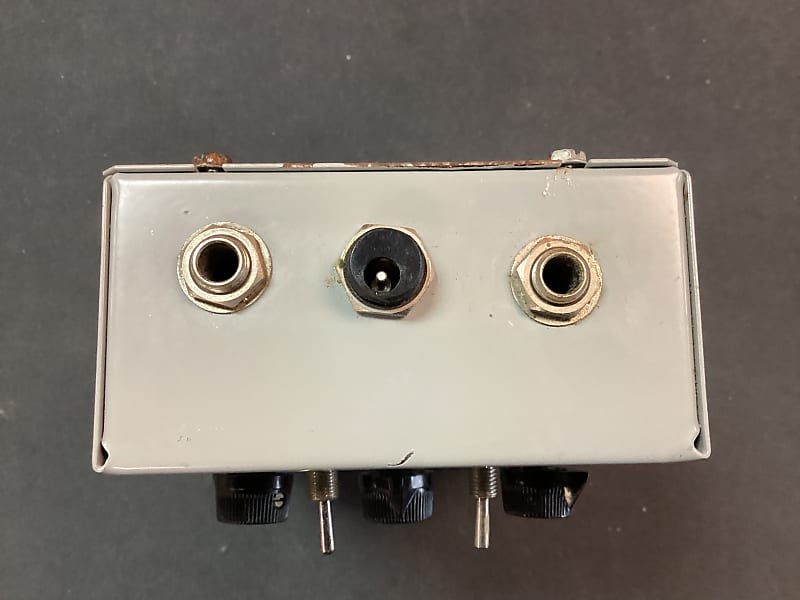 Black Cat Bass Octave Fuzz - YouTube