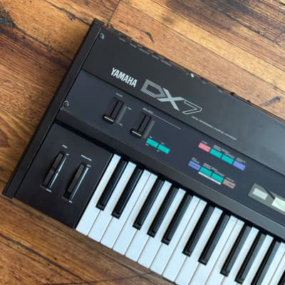 YAMAHA DX7