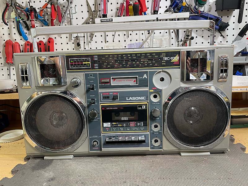 Sony Boombox Mega Bass - 1990's Tape Deck! - Onboard Mic and Line out! -  Classic Unit! 