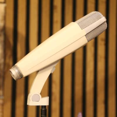 Sennheiser MD 421-2 Cardioid Dynamic Microphone | Reverb