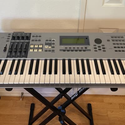 Yamaha ES6 Music Production Synthesizer