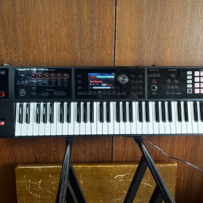 Roland FA-06 61-key Music Workstation w/ gig bag