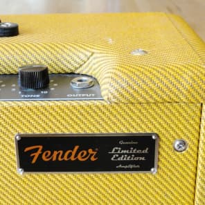 Fender '63 Tube Reverb Unit Tank Lacquered Tweed Near Mint w