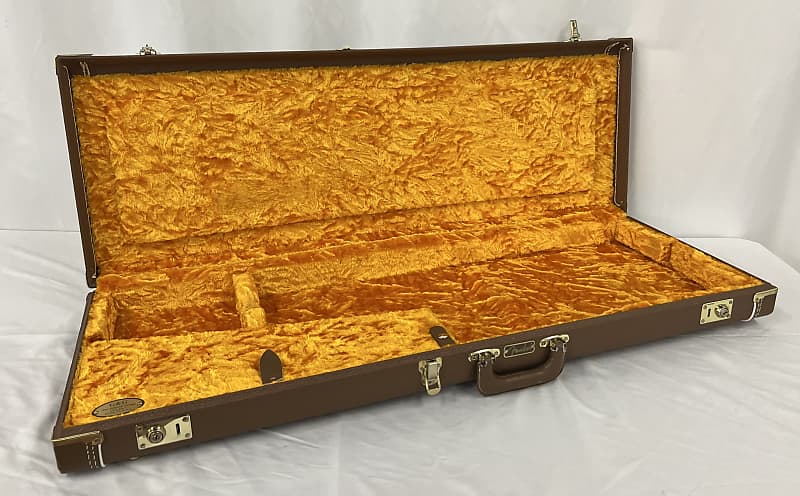 Fender G&G Deluxe Strat/Tele Hardshell Case, Brown with Gold Plush Interior  2016