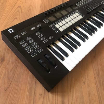 Novation ReMOTE 61 SL MKIII MIDI Controller image 2