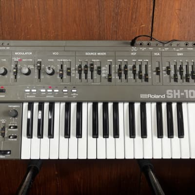 Roland SH-101 monophonic bass synthesizer w/ power supply