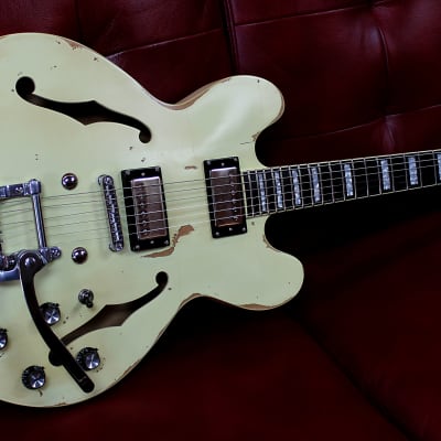 Palermo The Shelby 2020 Semi Hollow Guitar Vintage Cream Relic W/ Bigsby image 2