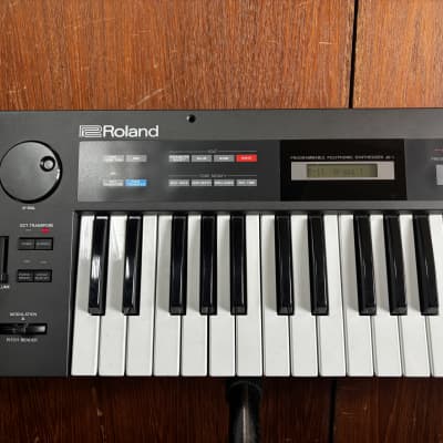 Roland Alpha Juno 1 Programmable Polyphonic Synthesizer 49 keys Keyboard New battery w/ bag image 2