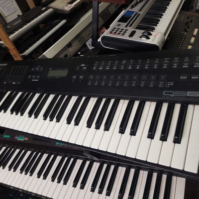 Alesis QS6.1 Expandable Synthesizer - Local Pickup Only