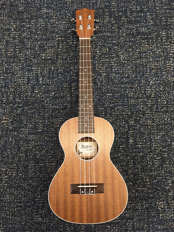 Waikiki Tenor Ukulele w/ Pickup Reverb