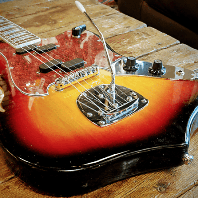 Eastwood Maverick Custom Sunburst w/Gigbag | Reverb